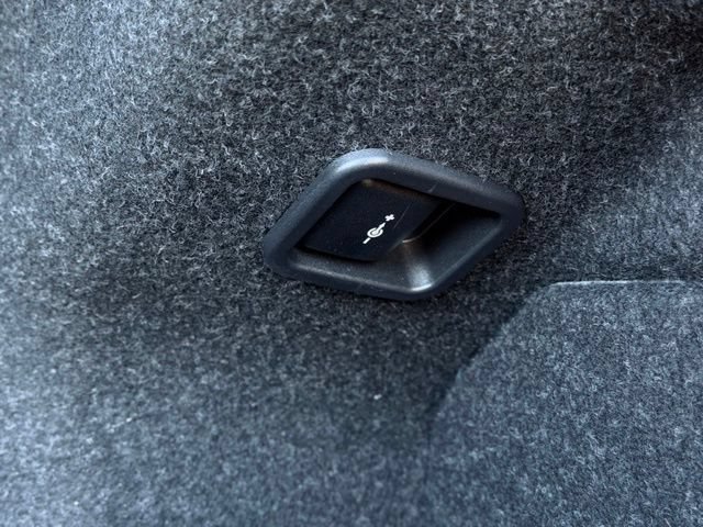 Used 2023 BMW M550i xDrive w/ Executive Package AWD/4WD image 12