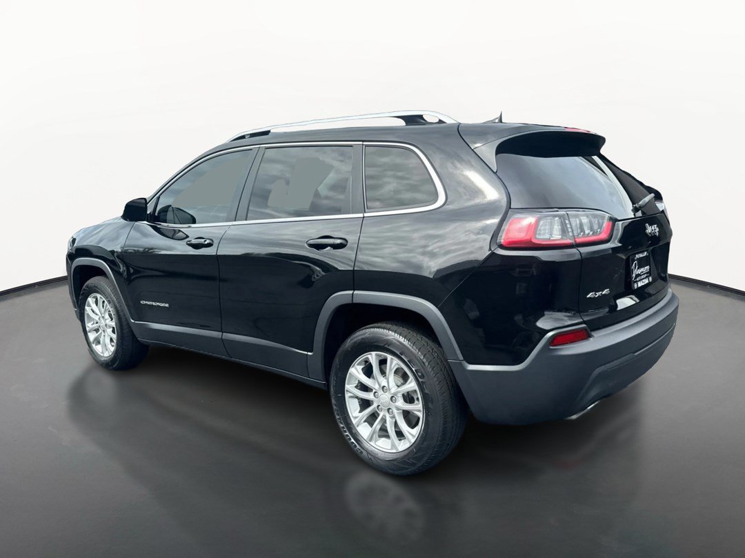 Used 2019 Jeep Cherokee Latitude w/ Cold Weather Group AWD/4WD image 5