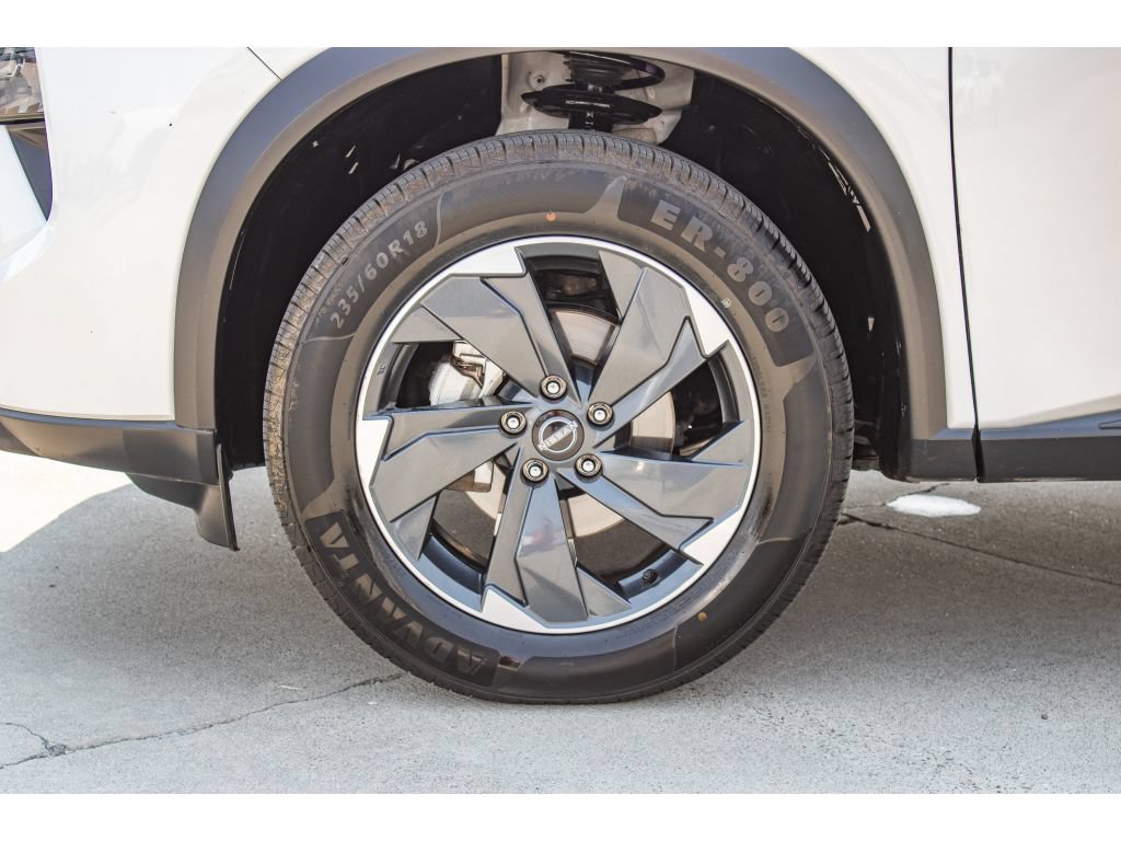 Used 2024 Nissan Rogue SV AWD/4WD image 5