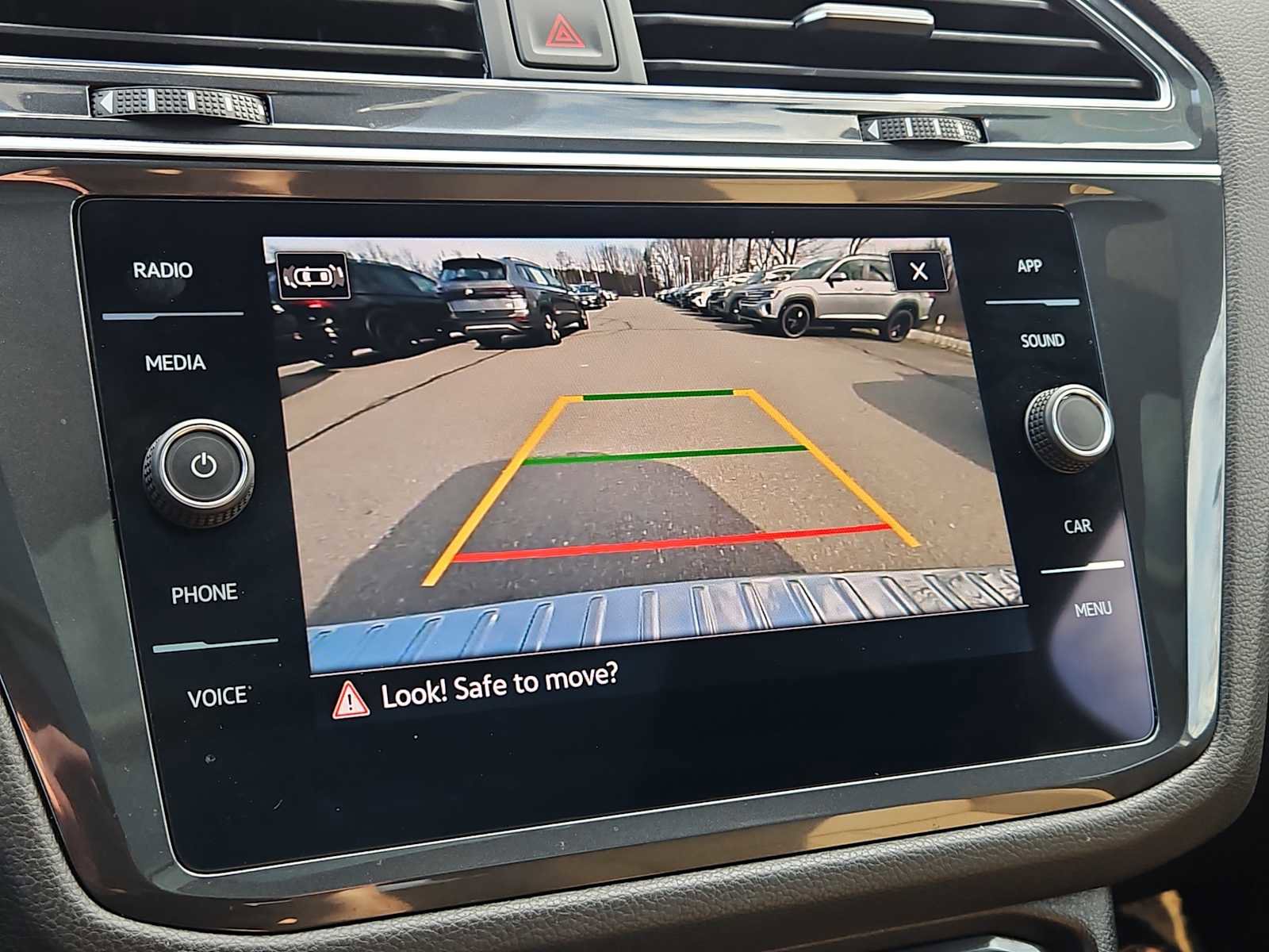 Certified 2023 Volkswagen Tiguan SE w/ Panoramic Sunroof Package image 16