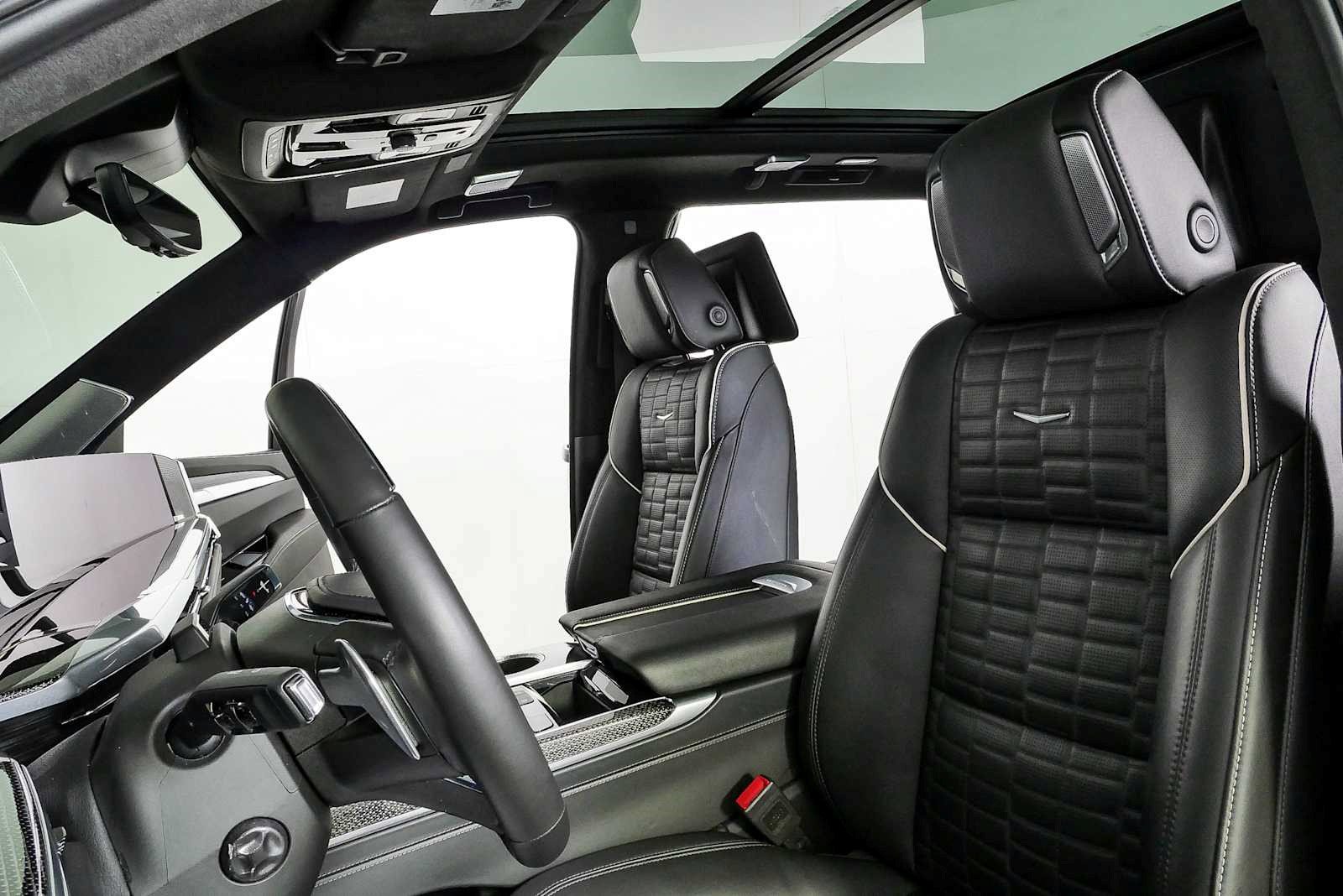 Certified 2025 Cadillac Escalade V AWD/4WD image 5