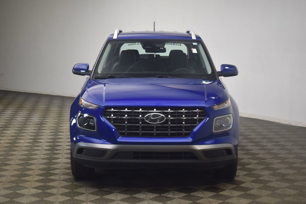 Used 2023 Hyundai Venue Limited w/ Cargo Package FWD image 21