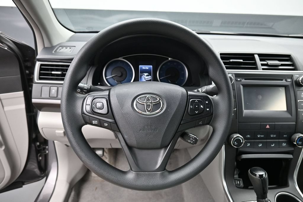 Used 2016 Toyota Camry LE FWD image 16