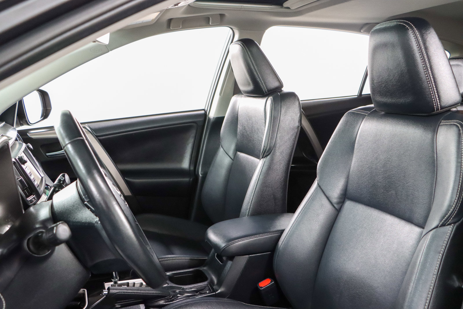 Used 2018 Toyota RAV4 Limited FWD image 24