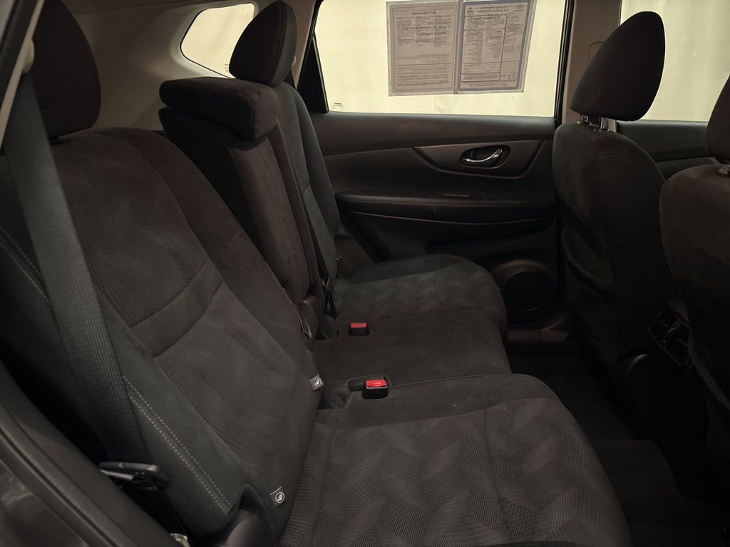 Used 2016 Nissan Rogue S image 23
