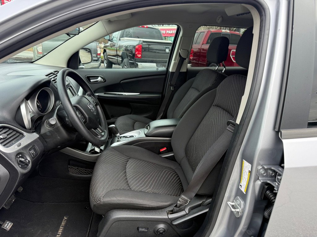 Used 2016 Dodge Journey SXT w/ Comfort/Convenience Group FWD image 9