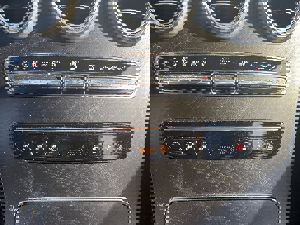 Used 2020 Mercedes-Benz GLC 300 4MATIC image 25