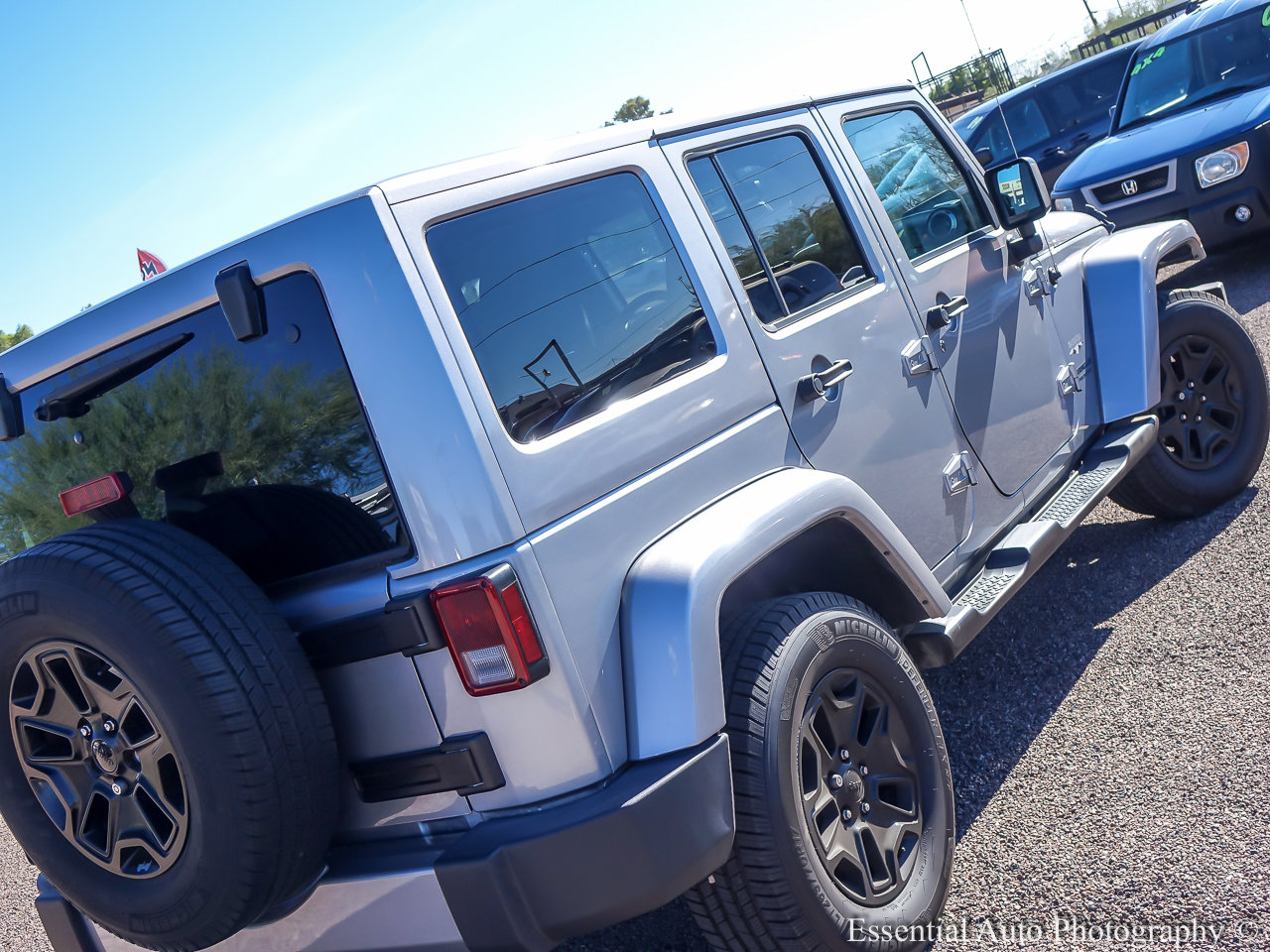 Used 2017 Jeep Wrangler Unlimited Sahara w/ Connectivity Group image 10