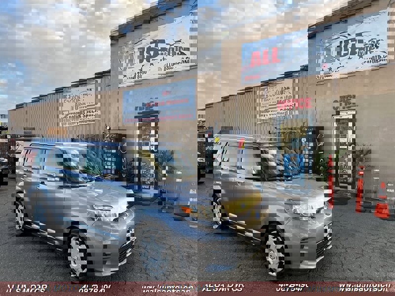 Used 2012 Scion xB image 3