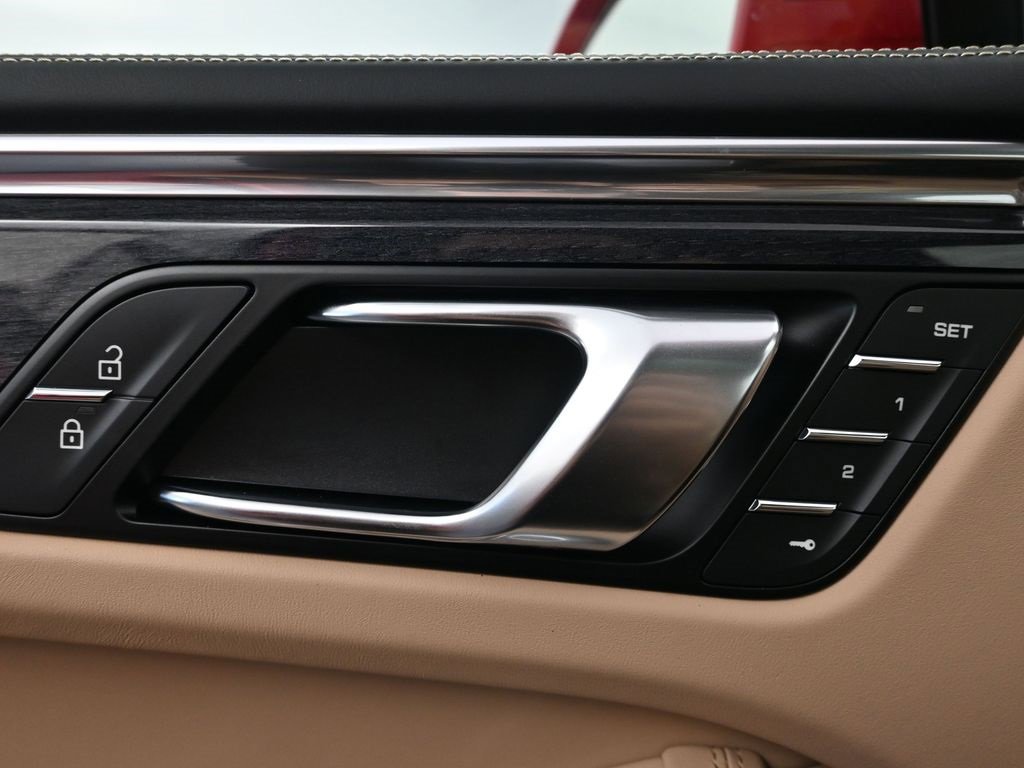 New 2026 Porsche Macan image 18