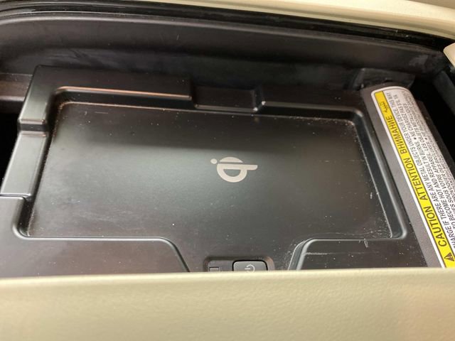 Used 2021 Toyota Highlander XLE image 25