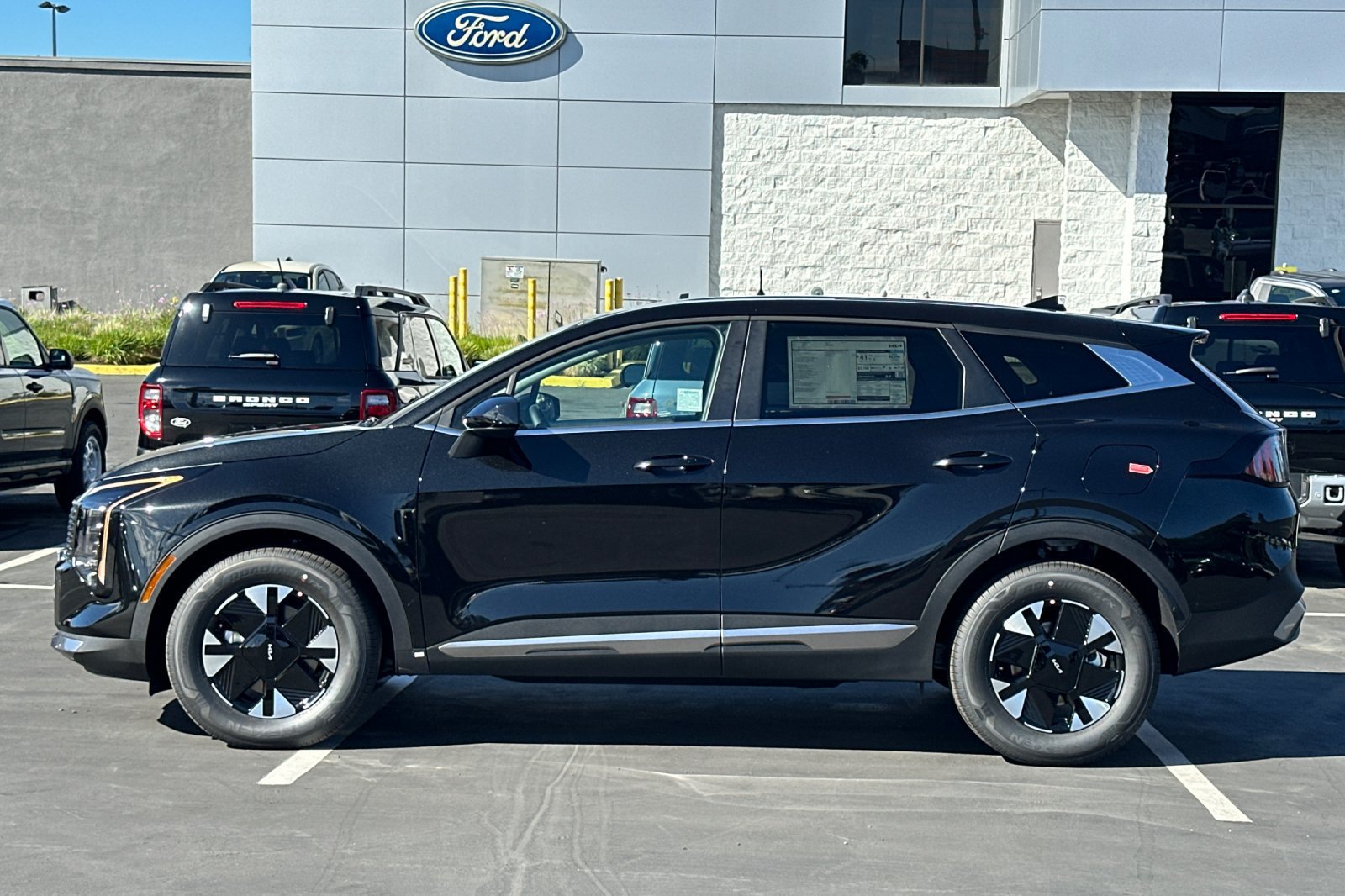 New 2027 Kia Sportage LX FWD image 7