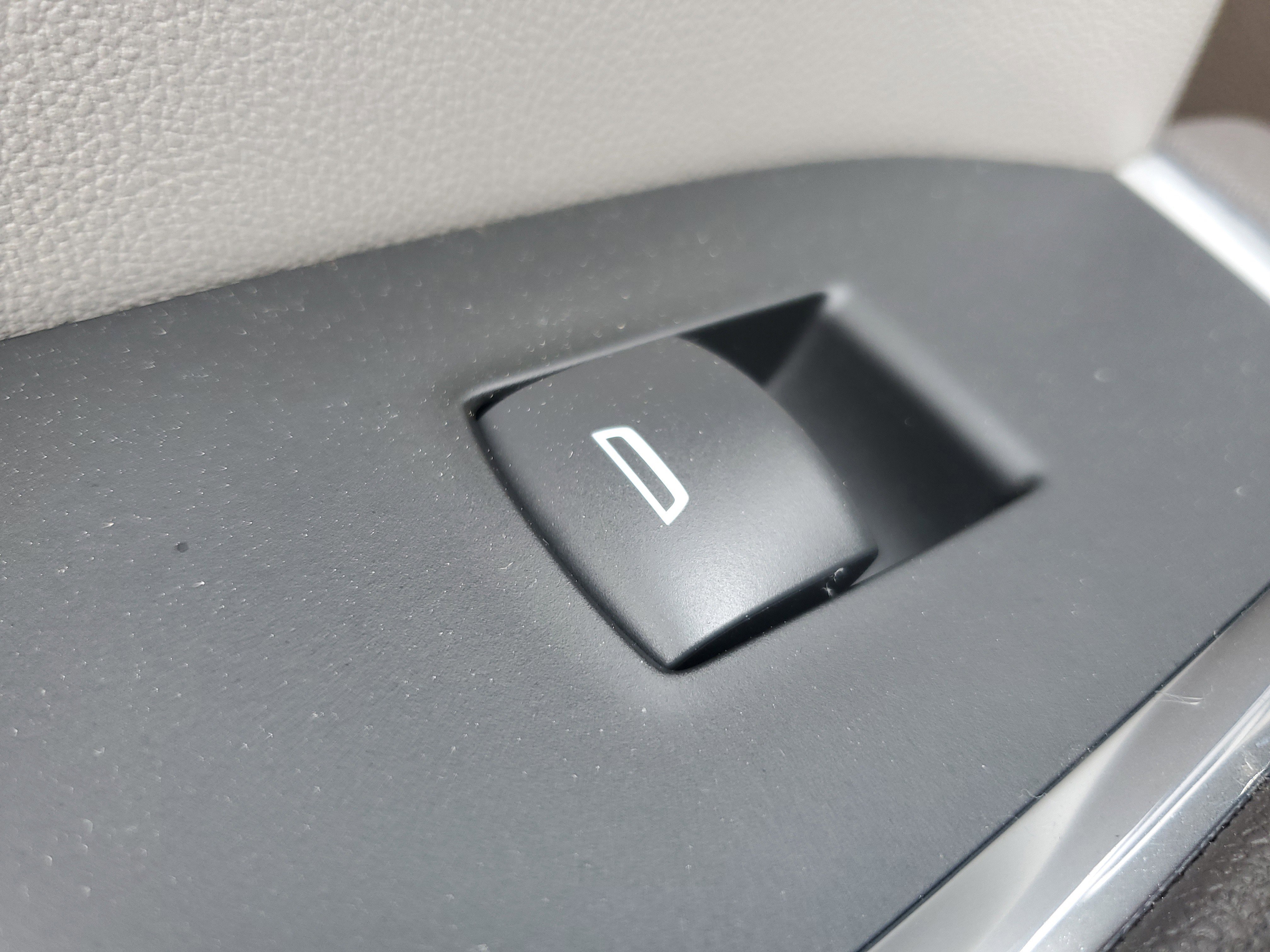 New 2026 GMC Sierra 1500 SLT image 13