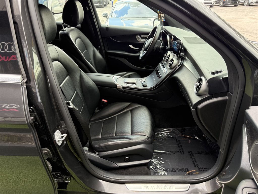 Used 2021 Mercedes-Benz GLC 300 image 17