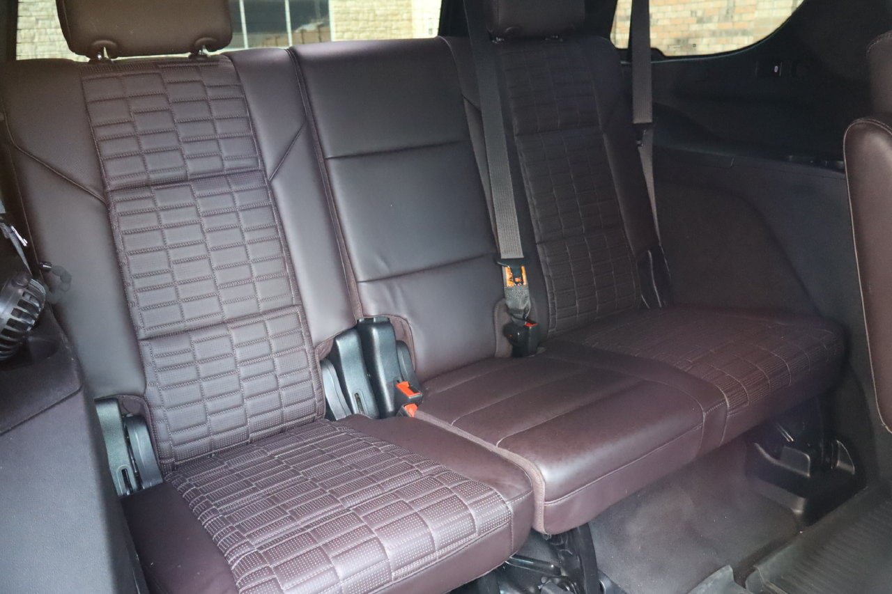 Used 2023 Cadillac Escalade Sport Platinum w/ LPO, Floor Liner Package AWD/4WD image 20