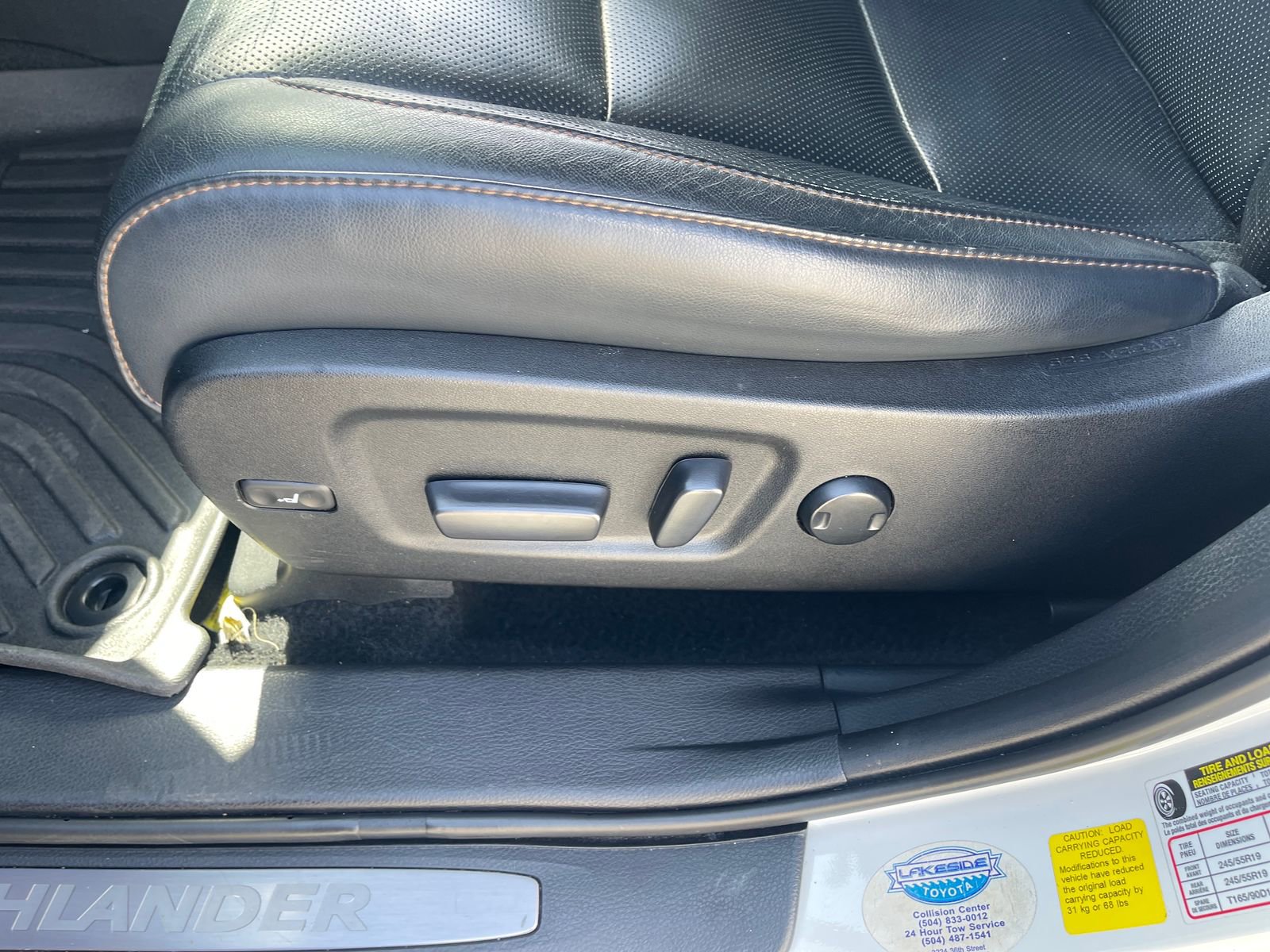 Used 2019 Toyota Highlander Limited FWD image 28