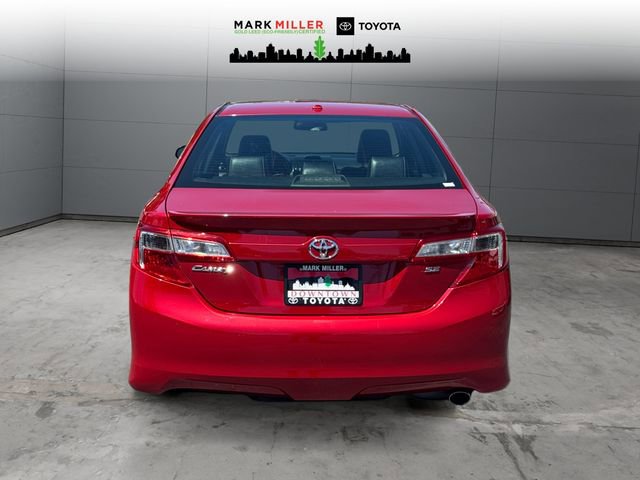 Used 2014 Toyota Camry SE w/ Moonroof Package FWD image 4