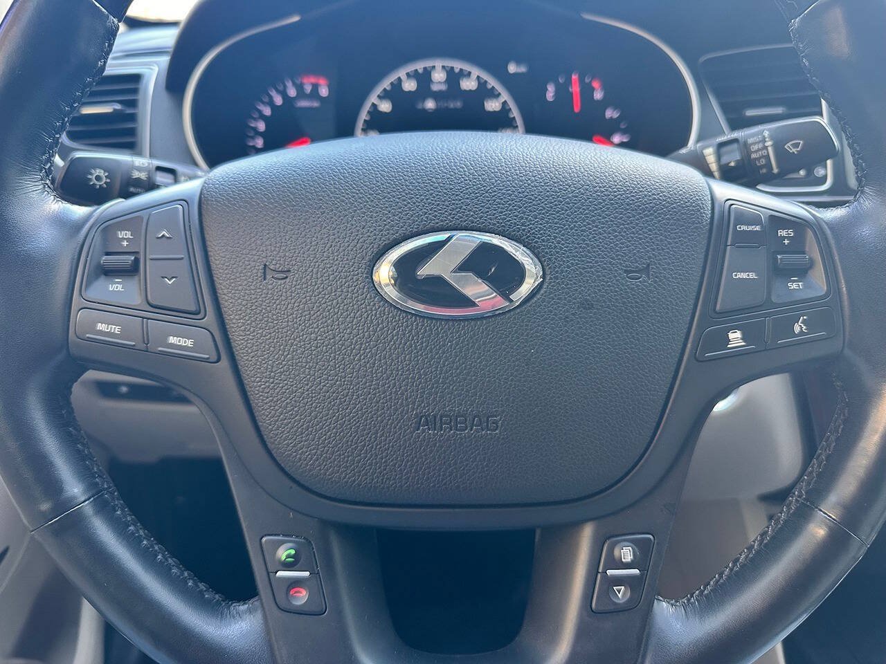 Used 2014 Kia Cadenza Premium w/ Technology Package FWD image 17