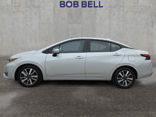 Used 2025 Nissan Versa SV FWD image 2