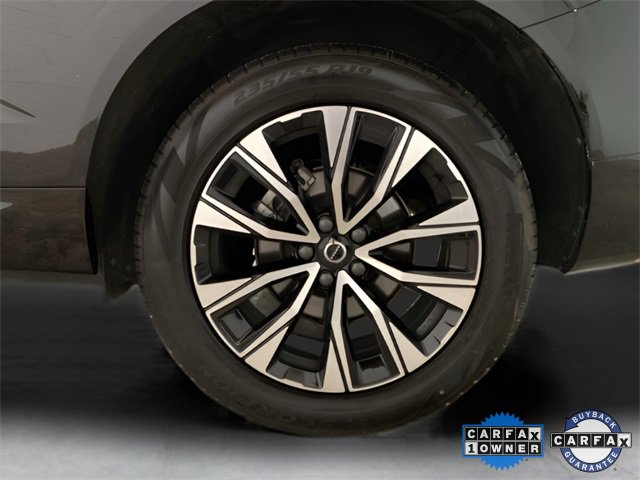 Used 2025 Volvo XC60 B5 Plus image 23