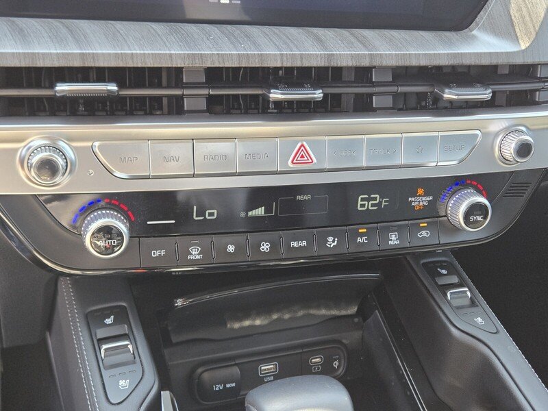Certified 2025 Kia Telluride EX w/ EX Captain's Chair Package FWD image 25