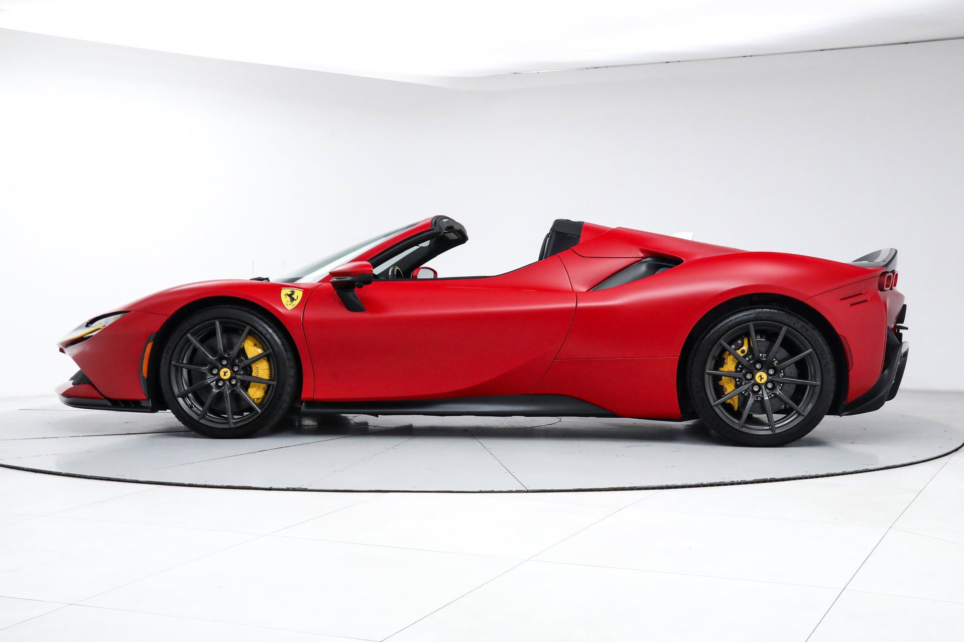 Certified 2024 Ferrari SF90 Spider AWD/4WD image 4