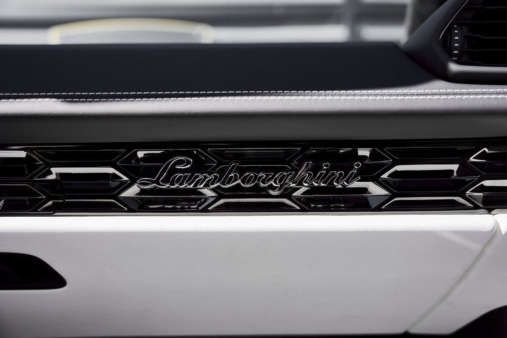 Used 2024 Lamborghini Huracan EVO AWD/4WD image 43