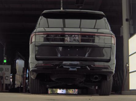 Used 2025 Lincoln Navigator L Reserve AWD/4WD image 5