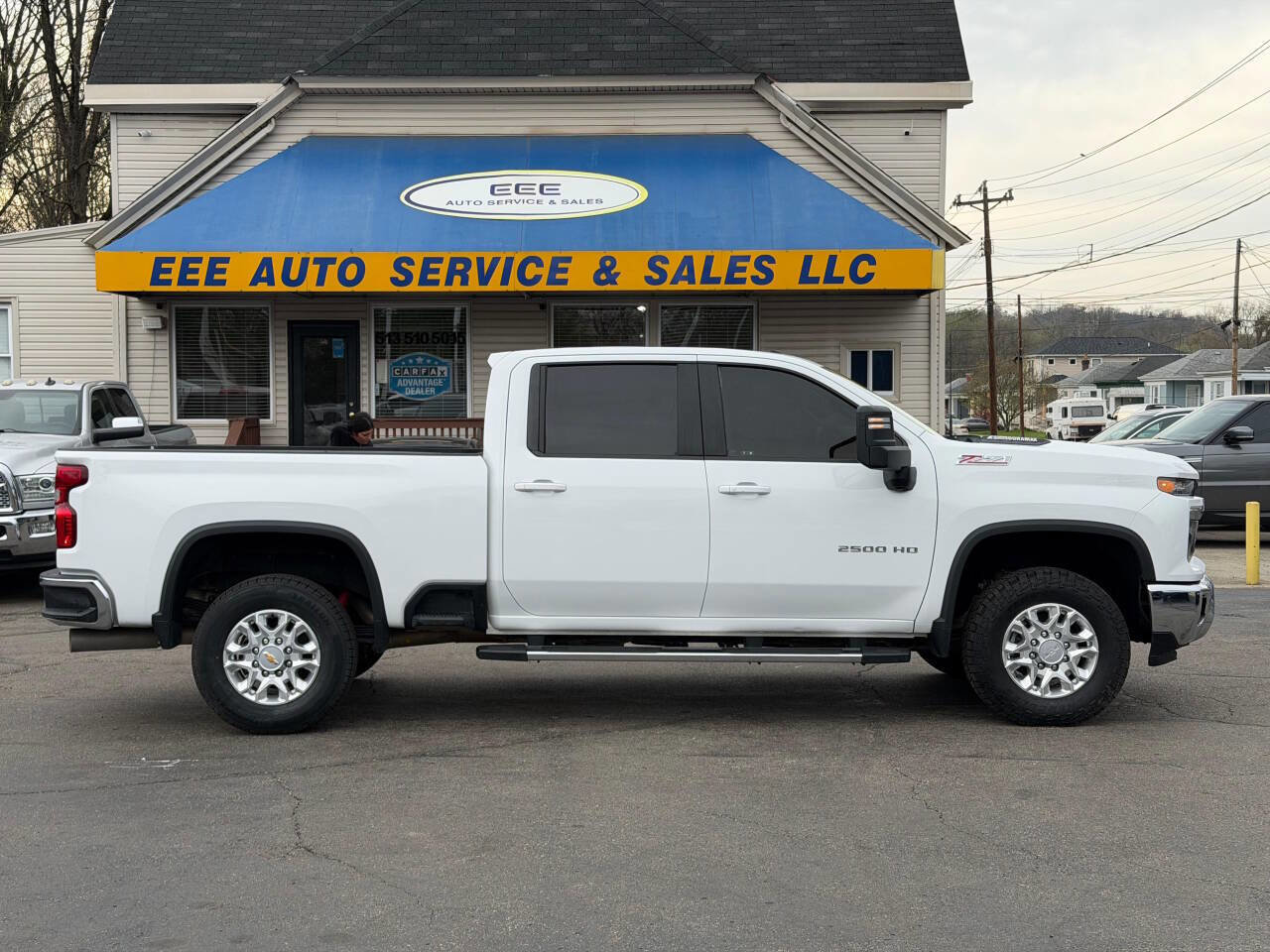 Used 2024 Chevrolet Silverado 2500 LT image 1