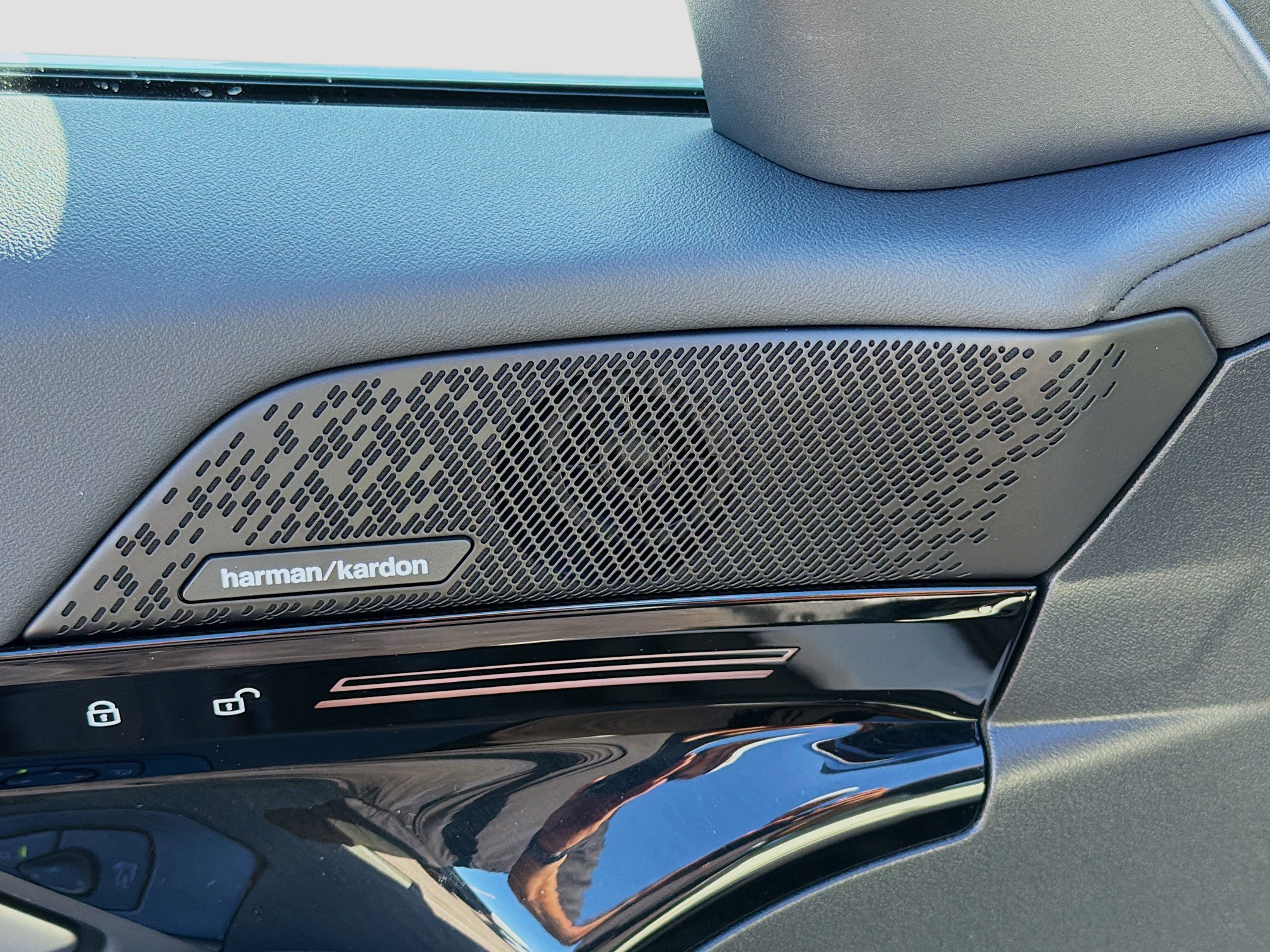 New 2026 BMW 530i w/ Convenience Package image 24