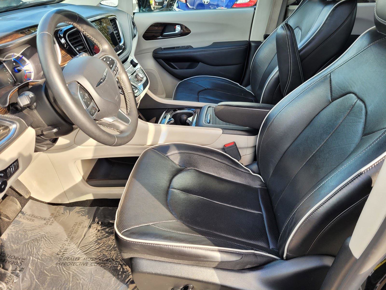 Used 2023 Chrysler Pacifica Limited image 20