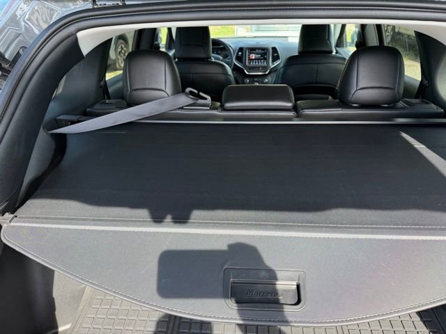 Used 2022 Jeep Cherokee Trailhawk AWD/4WD image 11
