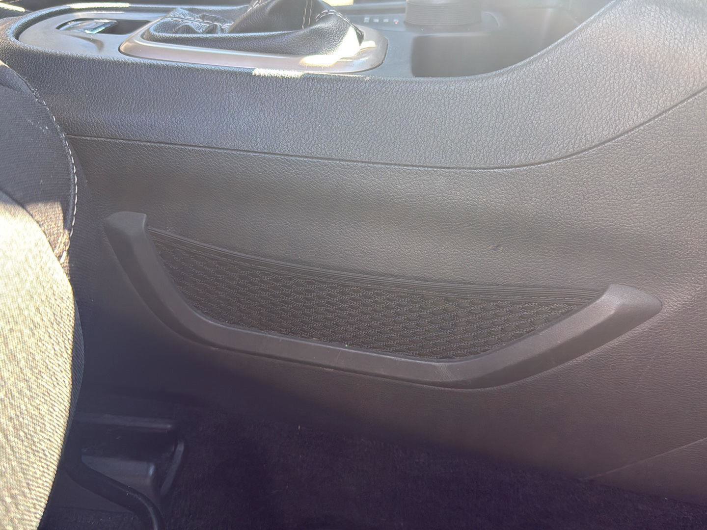 Used 2016 Jeep Cherokee Latitude w/ Cold Weather Group image 36