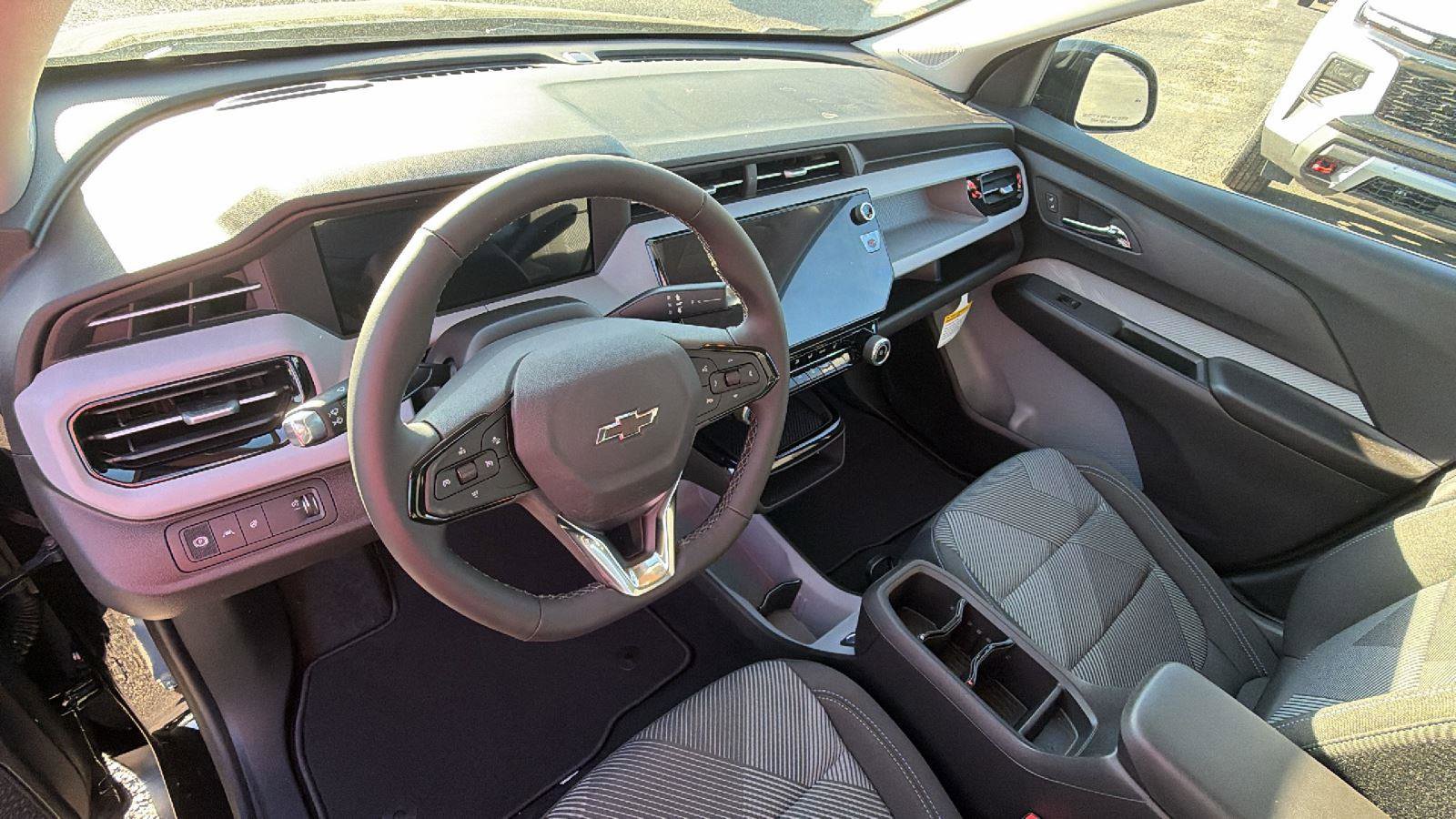 New 2027 Chevrolet Bolt LT w/ Comfort Package image 17