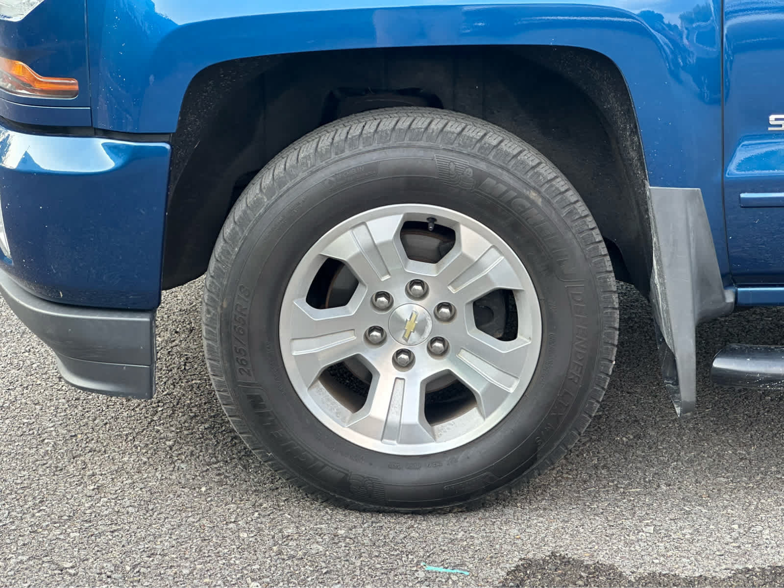 Used 2018 Chevrolet Silverado 1500 LT w/ All Star Edition AWD/4WD image 24