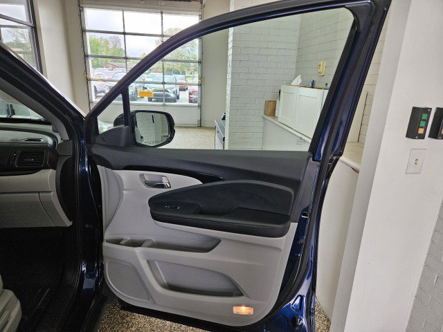 Used 2020 Honda Ridgeline RTL-E image 16