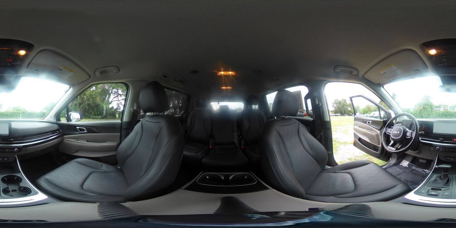 Used 2026 Kia Carnival FWD image 44