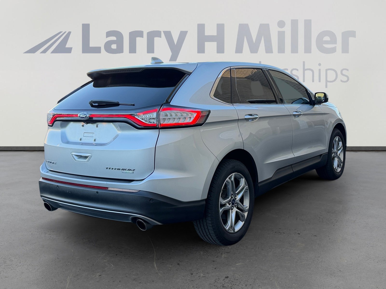 Used 2017 Ford Edge Titanium w/ Equipment Group 301A image 5