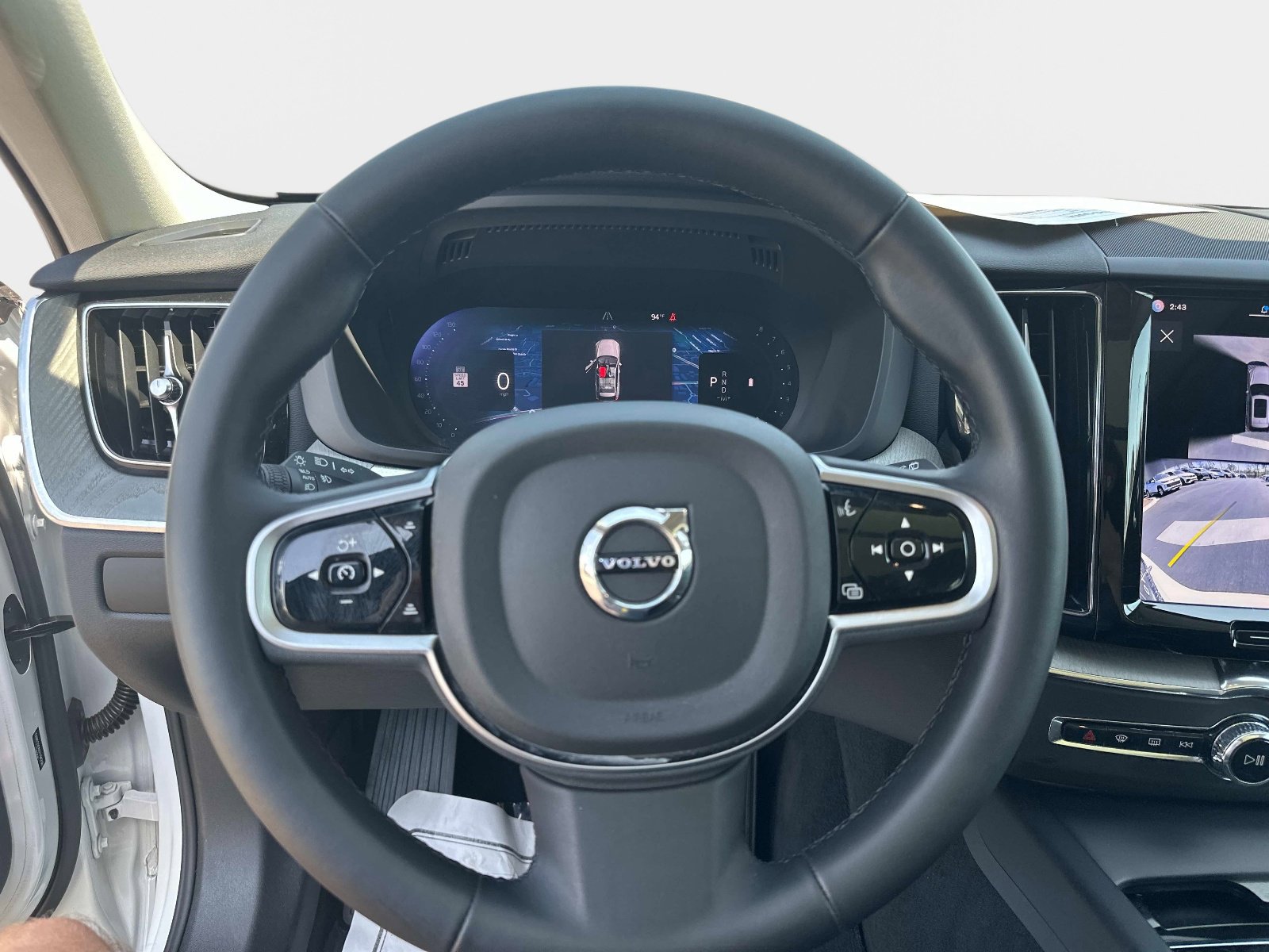 Certified 2025 Volvo XC60 B5 Plus image 24