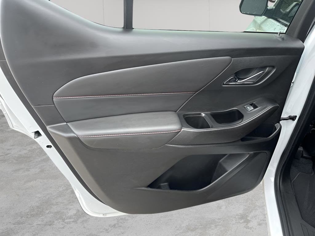 Used 2023 Chevrolet Traverse RS image 14