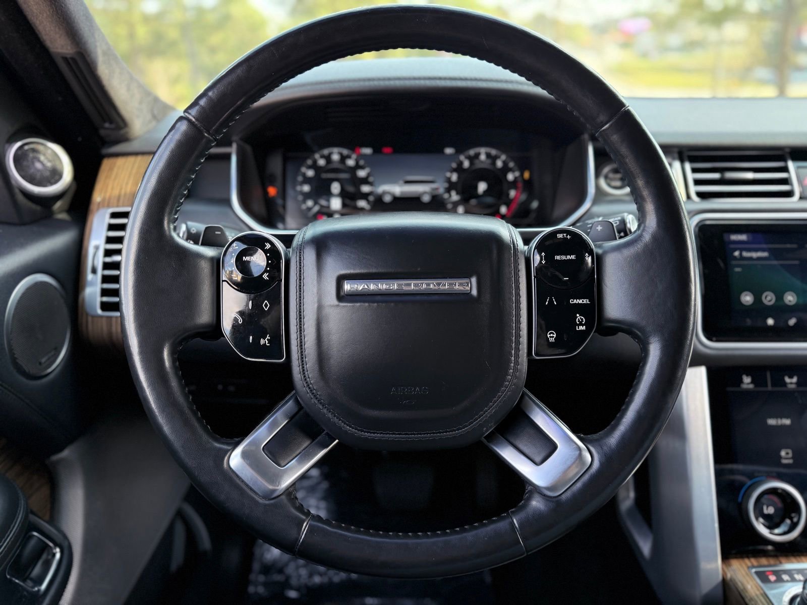 Used 2018 Land Rover Range Rover Supercharged image 25