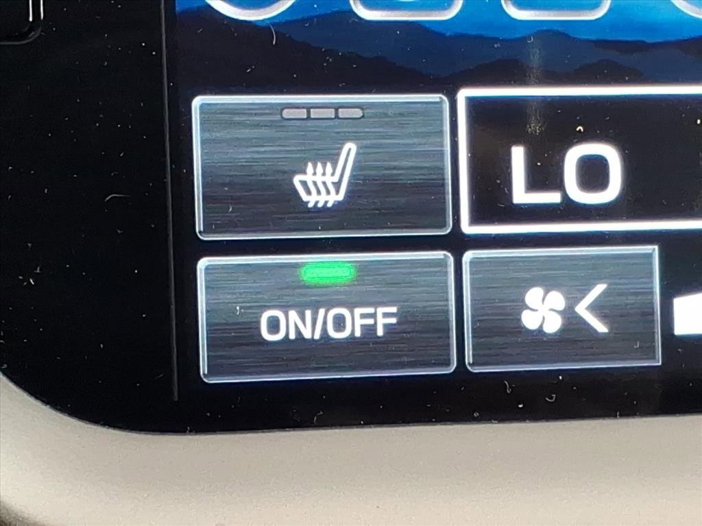 Certified 2025 Subaru Outback Limited image 23