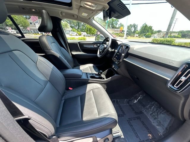 Used 2025 Volvo XC40 B5 Core AWD/4WD image 15