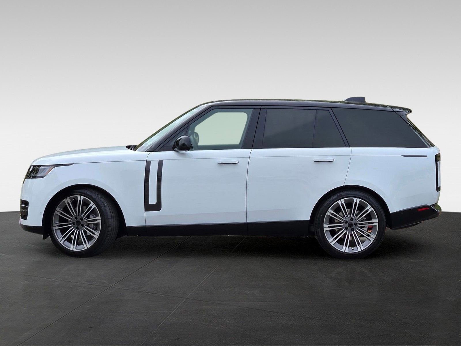 New 2026 Land Rover Range Rover SE AWD/4WD image 3