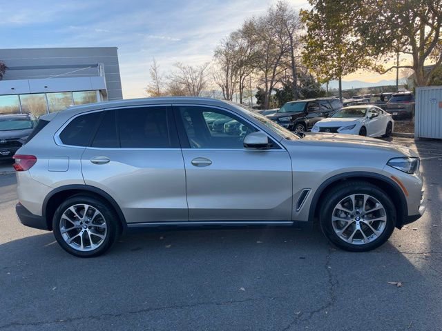 Used 2019 BMW X5 xDrive40i w/ Premium Package 2 image 5
