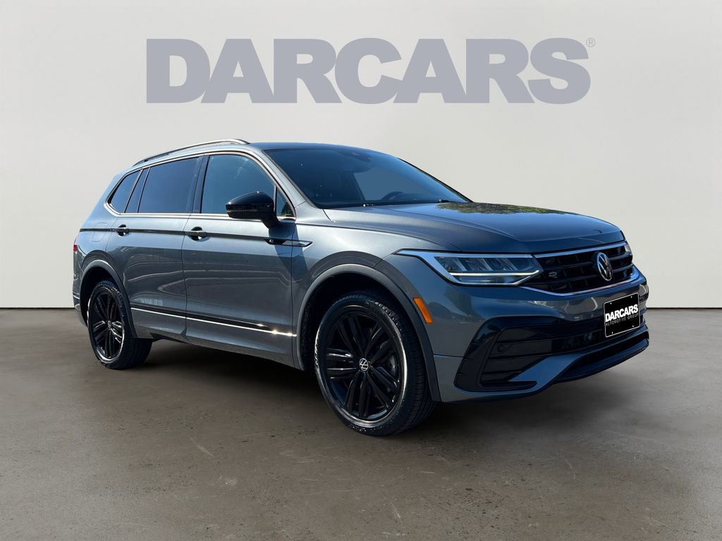 Certified 2022 Volkswagen Tiguan SE R-Line image 1