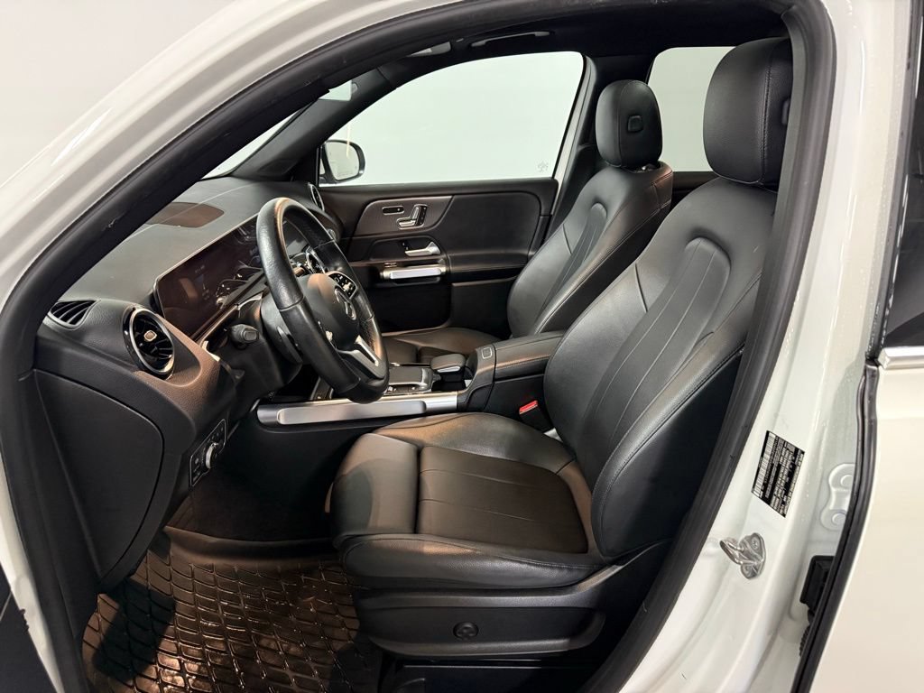 Used 2021 Mercedes-Benz GLB 250 4MATIC image 9