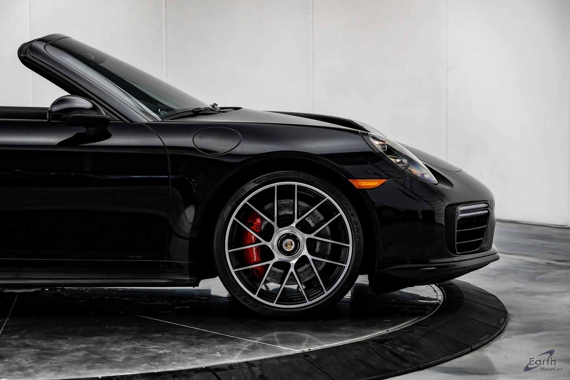Used 2019 Porsche 911 Turbo image 25