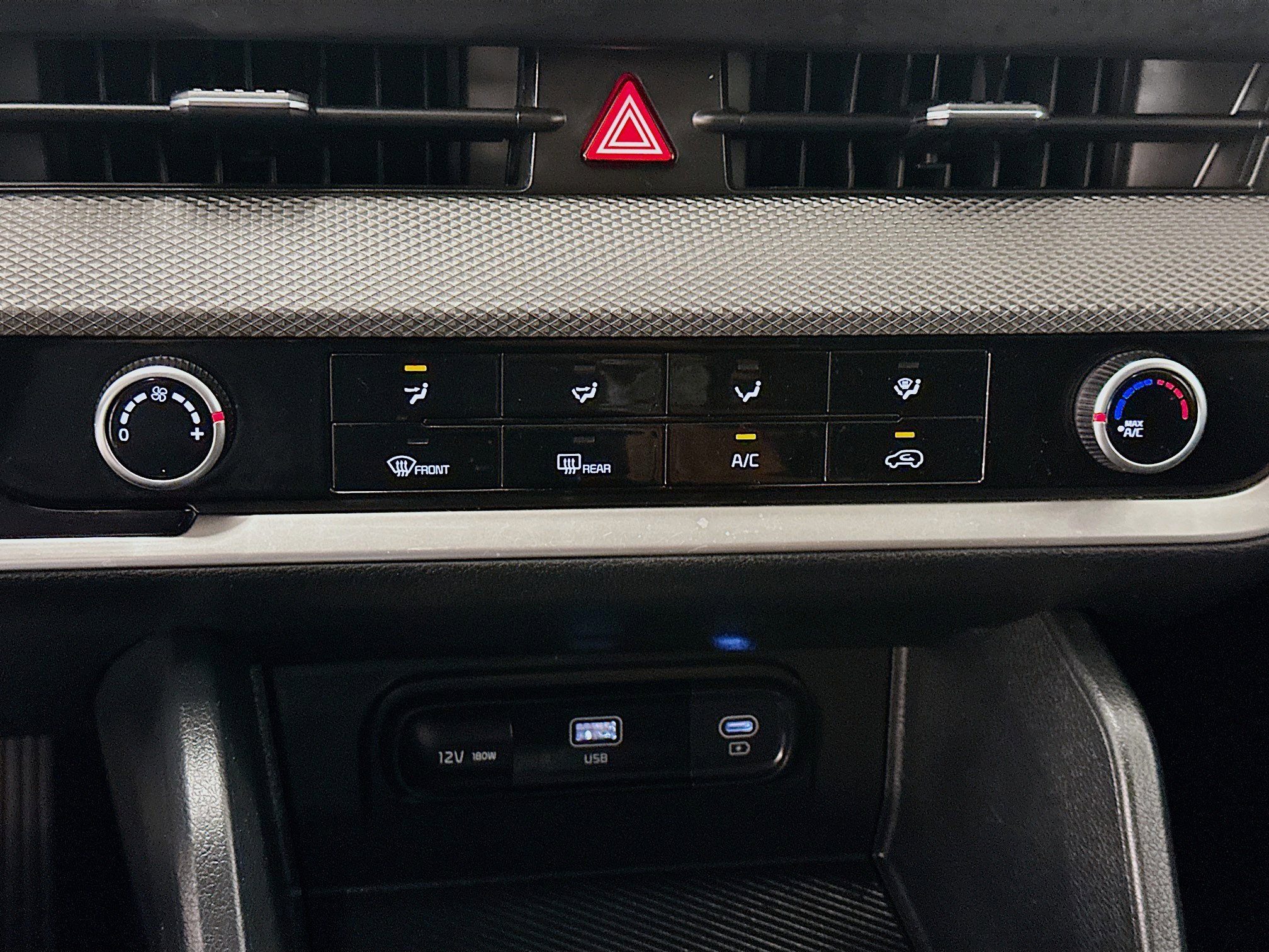 Used 2025 Kia Sportage LX image 24