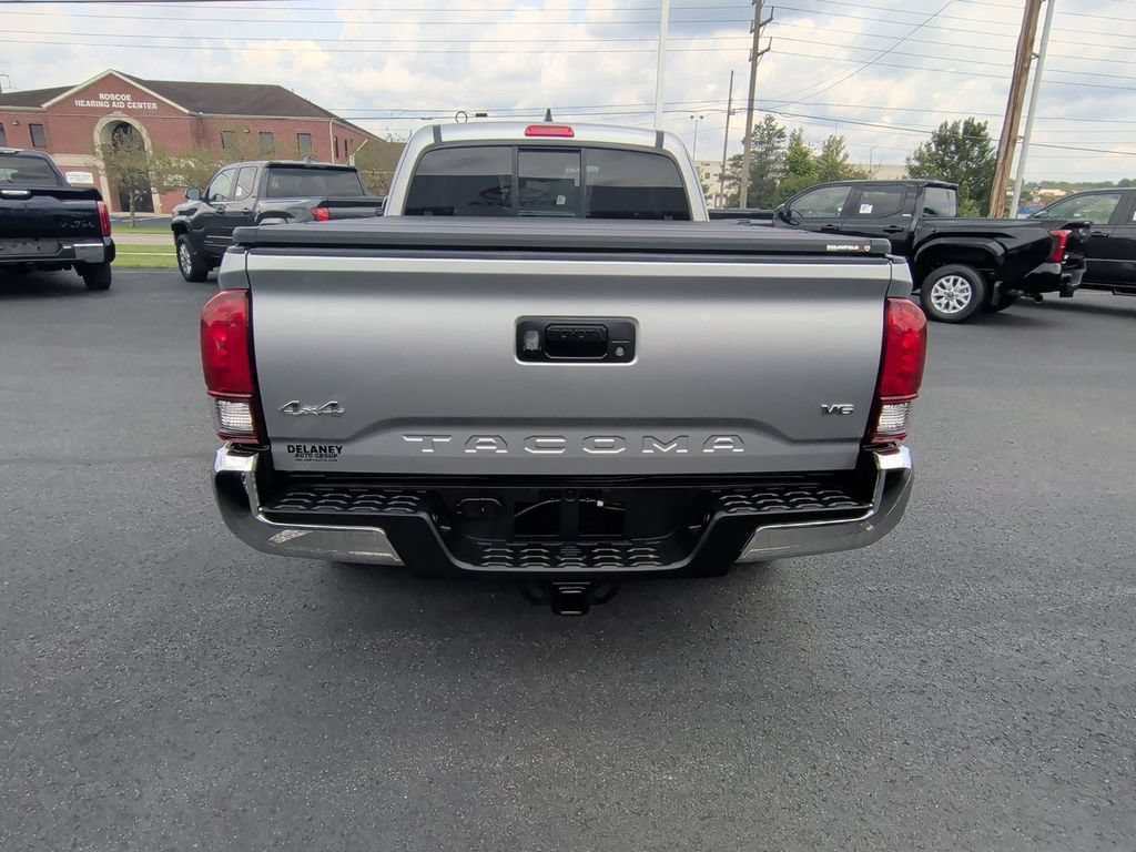 Used 2019 Toyota Tacoma SR5 AWD/4WD image 7